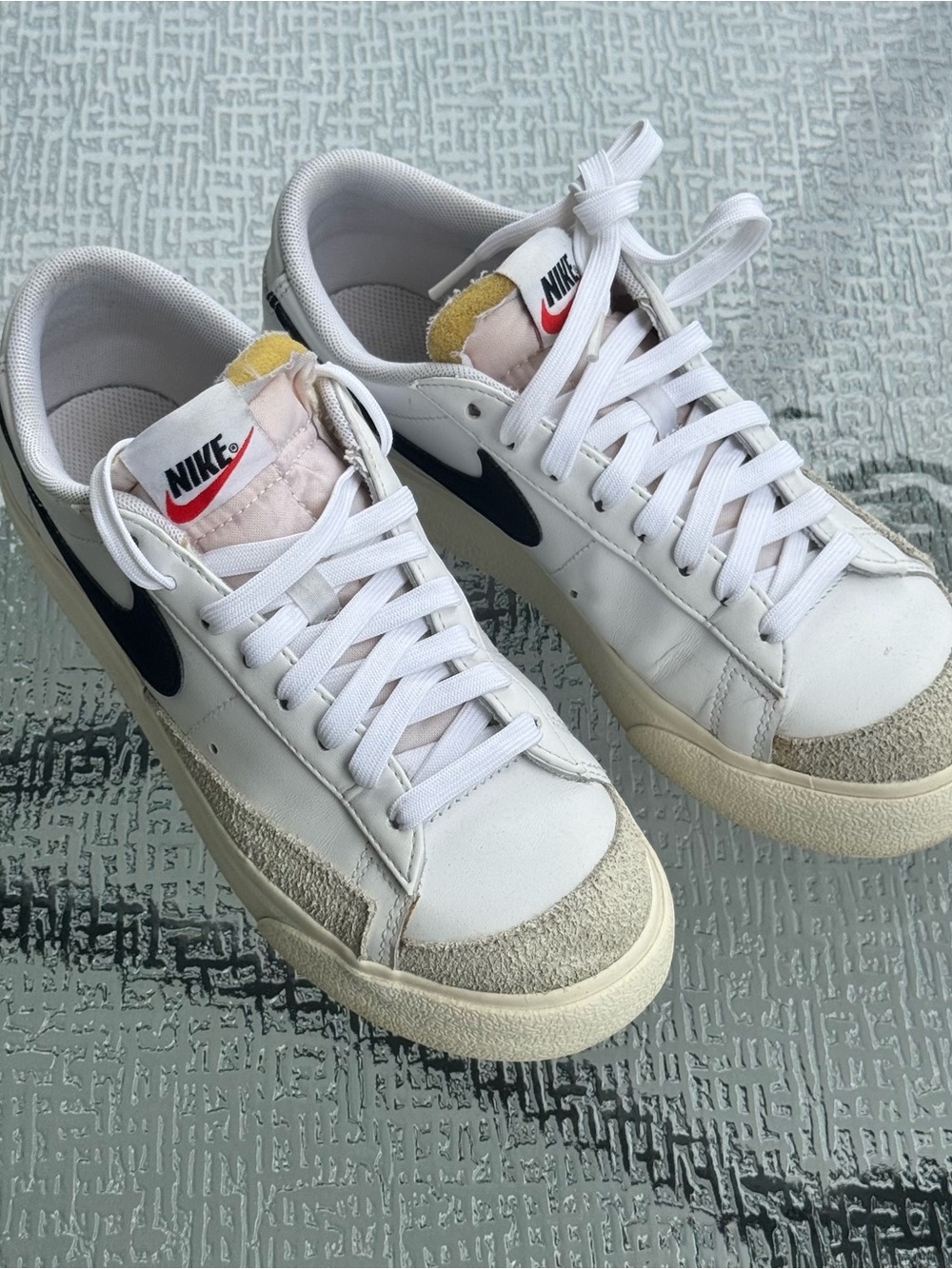 Nike Women's Blazer Low Platform Sneakers DJ0292-101 size 7